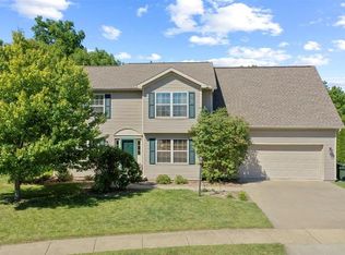105 Ridge Rd, Mahomet, IL 61853