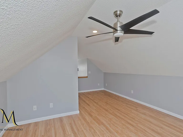 320 Island Pond Rd — Photo 20