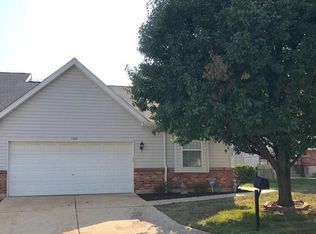 1360 Eagles Way Ct, Hazelwood, MO 63042