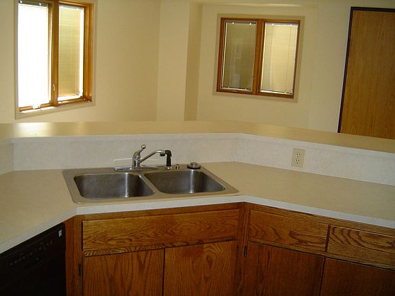 4th image of 2025 Alsop Ln