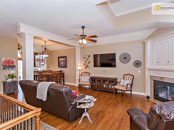 4th image of 15627 W 61st Ter