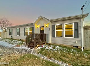 805 Catlett Farms Way, Kodak, TN 37764