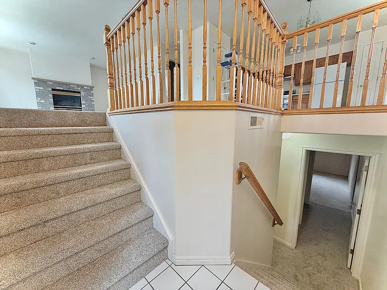 1080 E Elgin Ave — Photo 3