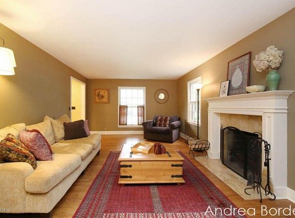 5th image of 2151 Wilshire Dr SE