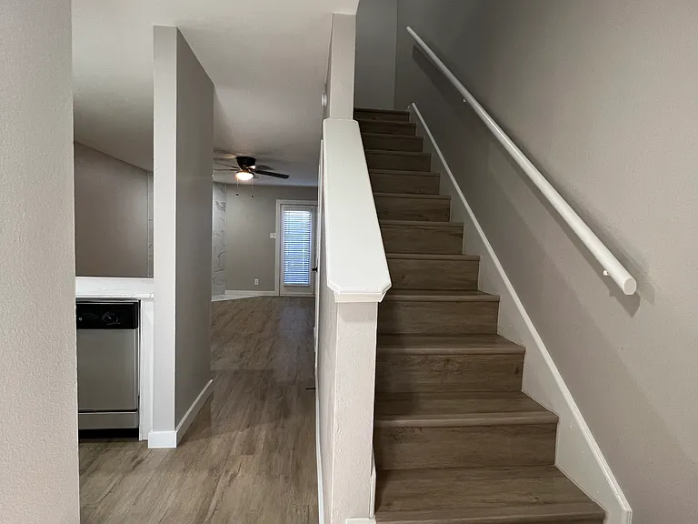 4013 1/2 Menchaca Rd #1 — Photo 9