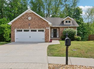 320 David Dr, Clarksville, TN 37040