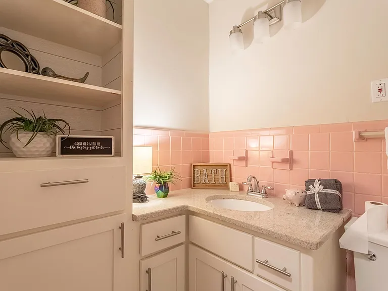 1453 Wedgewood Dr — Photo 13