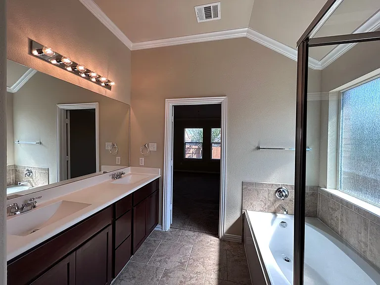 2204 Tranquility Ln — Photo 14