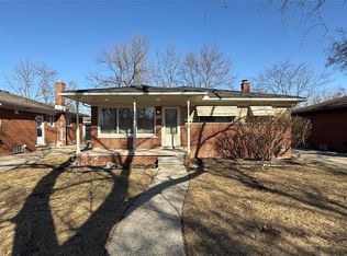 8064 Whitefield St, Dearborn Heights, MI 48127