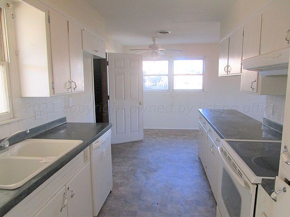 4th image of 2204 N Christy St