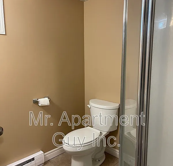 161 Weber St N — Photo 7