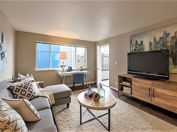 5th image of 2425 Harbor Ave SW Unit 27