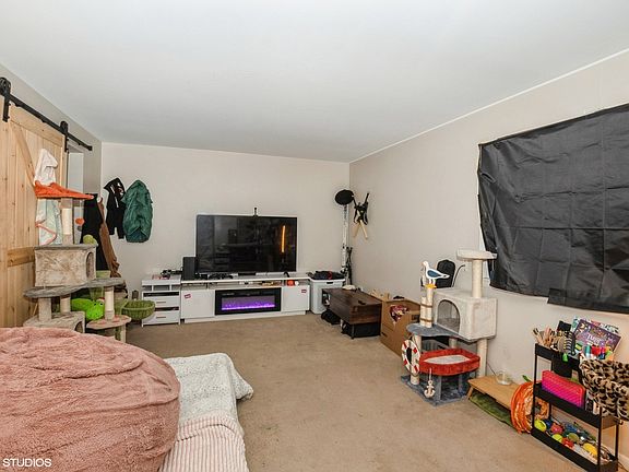 3rd image of 10747 S Harlem Ave APT 1B