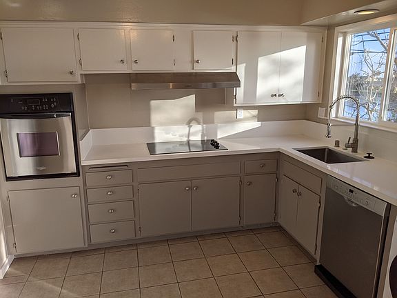 4th image of 3323 Los Prados St