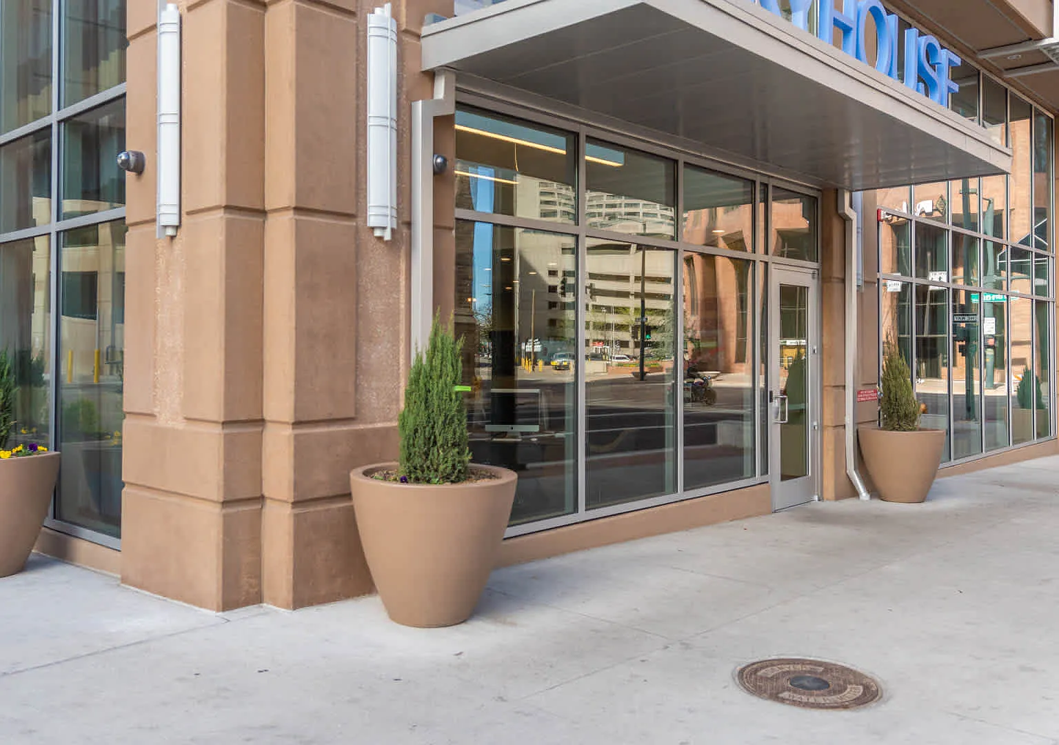 Skyhouse Denver — Photo 2