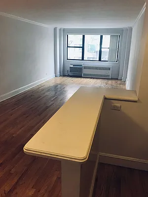 Rented by Metropolis Real Estate of Manhattan | media 15