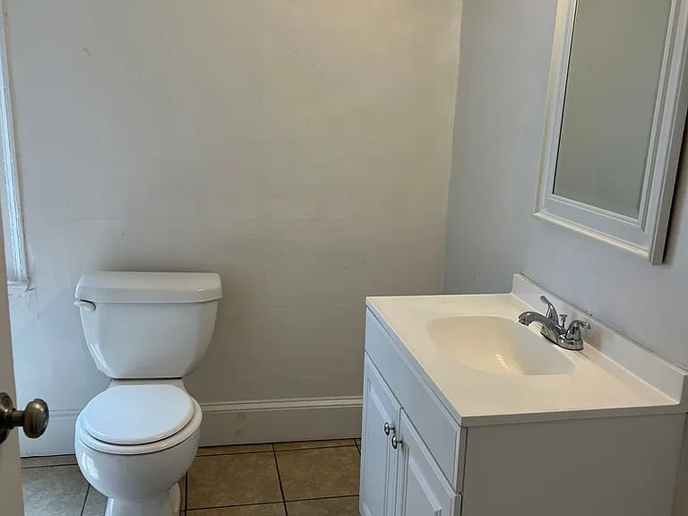12 E Main St — Photo 10