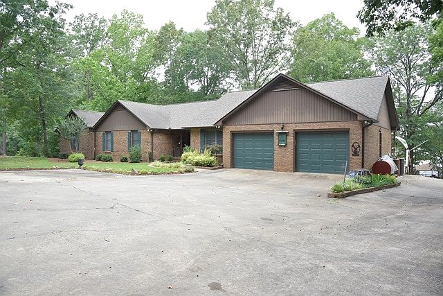 1st image of 62 Peacon Ln