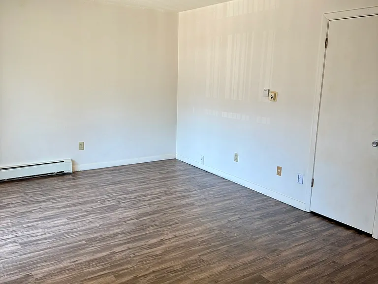 929 Iowa Ave #14 — Photo 5
