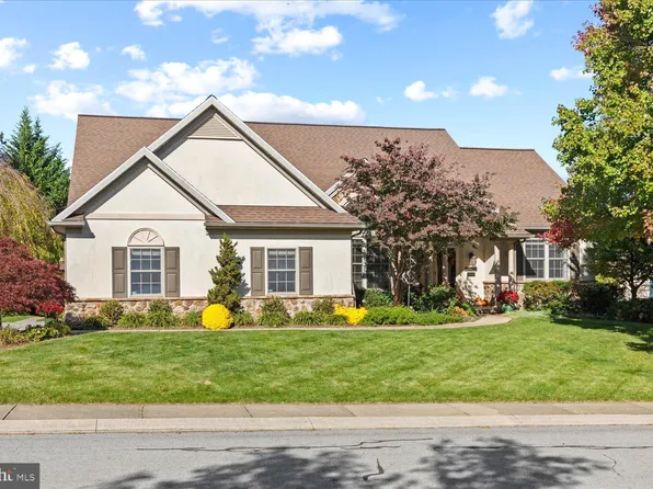 220 Round Hill Ln, Lancaster, PA 17603