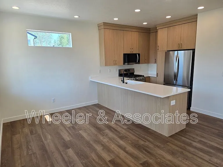 188 N 300 E #1 — Photo 11