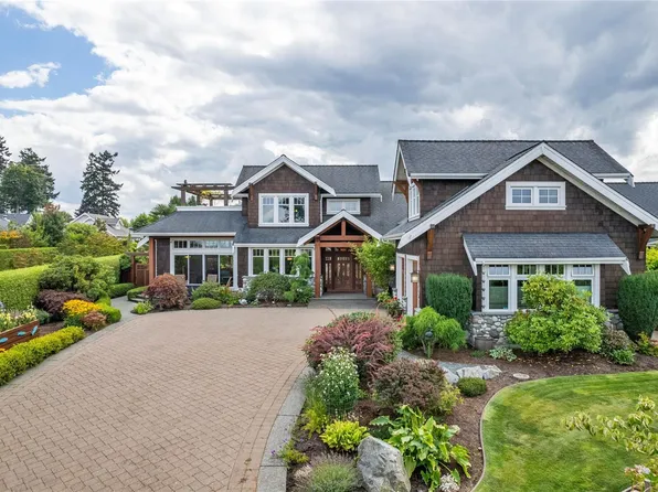 942 Bluffs Dr, Qualicum Beach, BC V9K 0A2