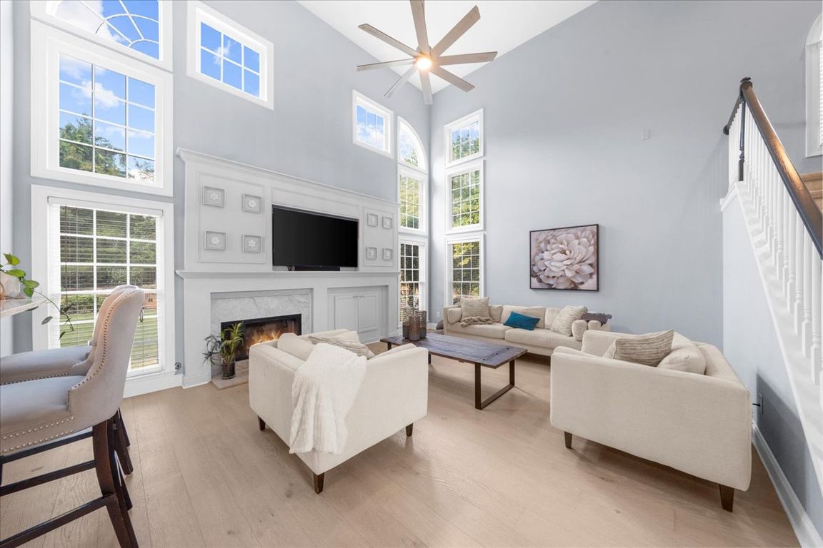 next background image