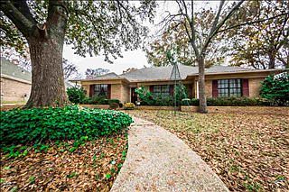 1st image of 4905 Pine Knoll Dr
