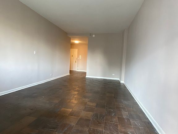 3rd image of 305 E 86th St #22BE