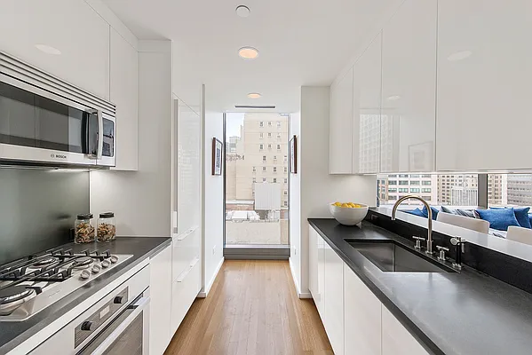 Sold by Nest Seekers International | media 9