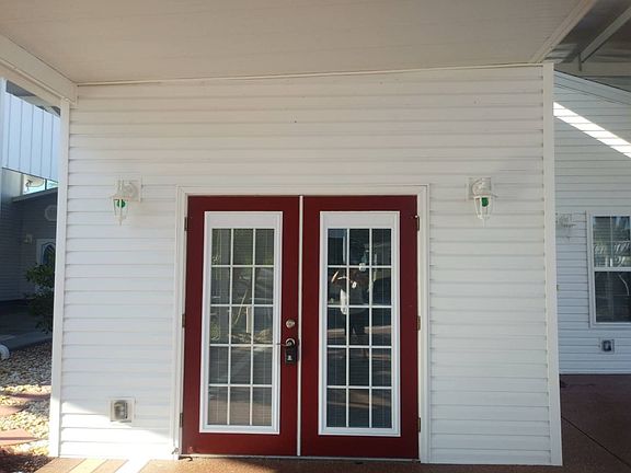 3rd image of 541 Par Pines Blvd