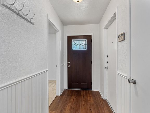 5th image of 212 Rockcrest Dr
