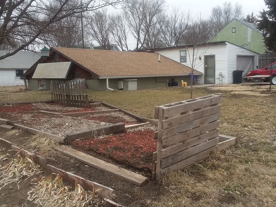 2nd image of 404 N 6th St