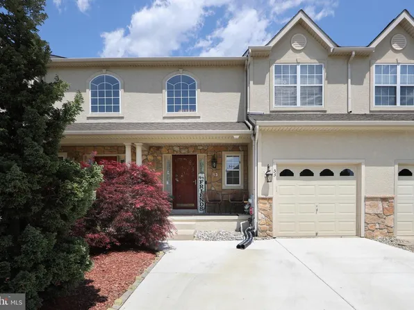 53 Glacier Dr, Berlin, NJ 08009
