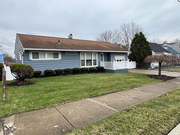 3rd image of 9 Garden Ave