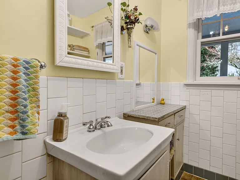 4821 SW 31st Dr — Photo 25