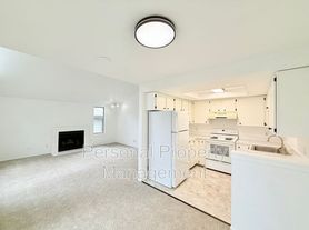 1410 NE 72nd St