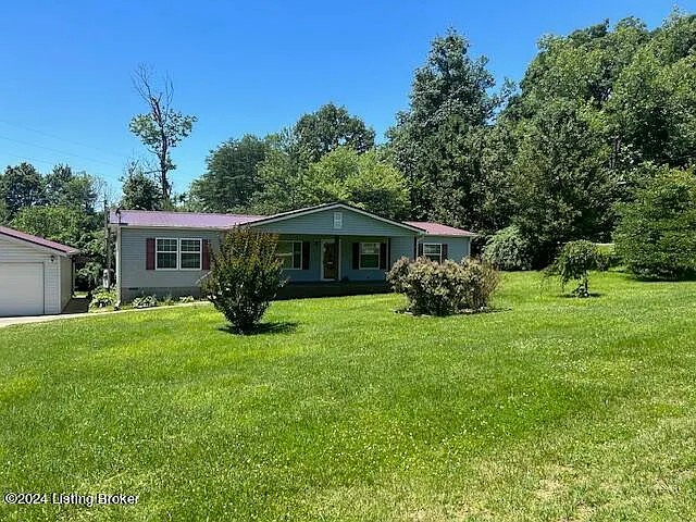 111 Evergreen St photo 1