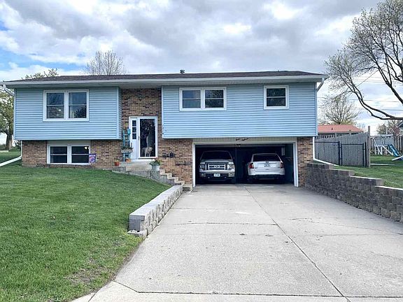 2nd image of 1218 2nd St SE