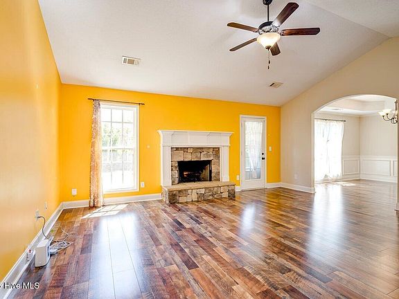 5th image of 513 Capstone Way