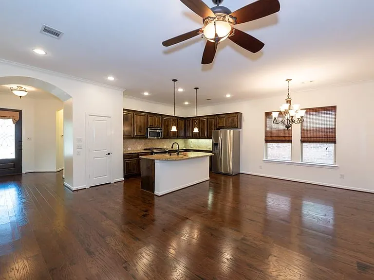 1008 Lone Ivory Trl — Photo 4