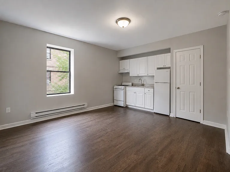 2929 Hering Ave #1 — Photo 1