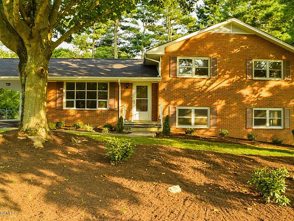 4th image of 715 Broce Dr