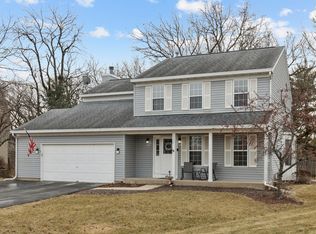 358 Greenview Dr, Crystal Lake, IL 60014