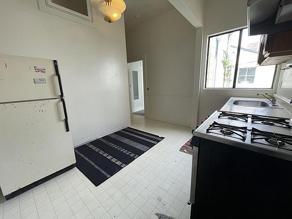 2nd image of 438 Clement St #C