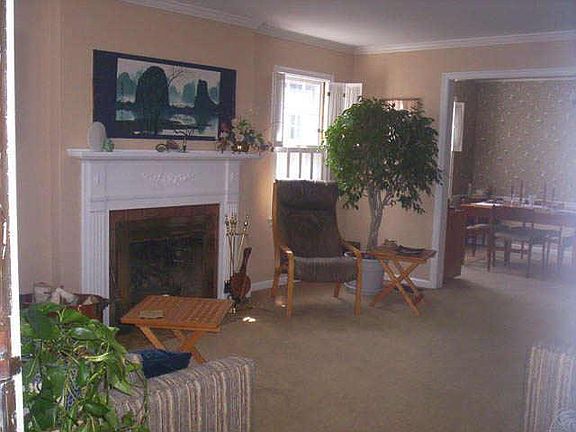 4th image of 5922 N Primrose Ave