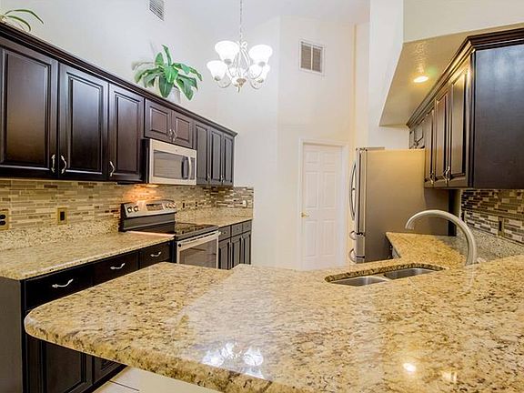 2nd image of 810 Lake Kathryn Cir