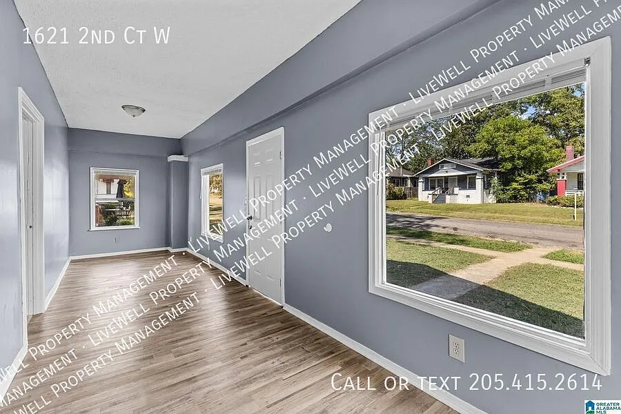3 Bedroom in Princeton West — Photo 2