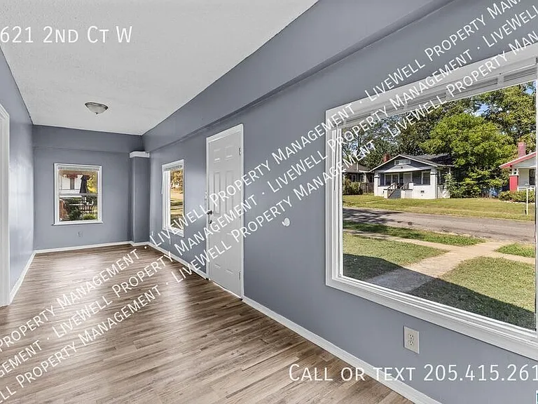 1621 2nd Ct W — Photo 2