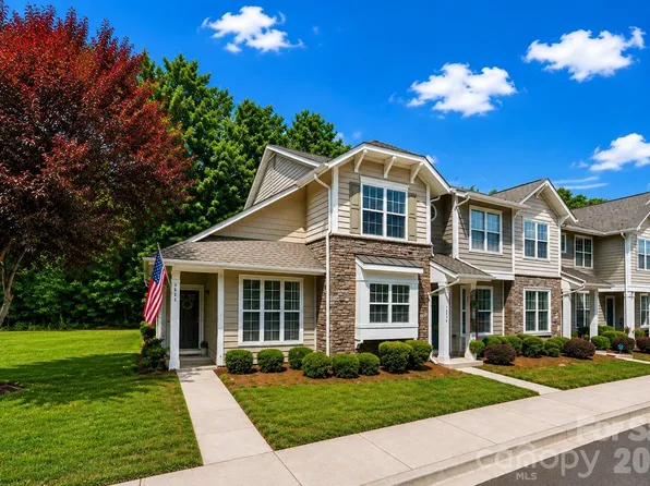 821 Lacebark Dr, Rock Hill, SC 29732